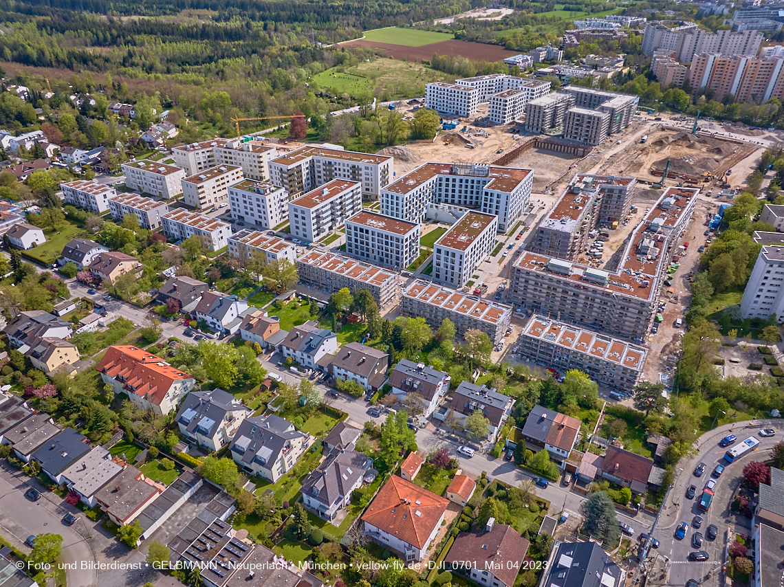 04.05.2023 - Luftbilder vom Alexisqaurtier und Pandion Verde in Neuperlach